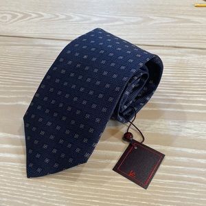 Isaia 7 Fold Tie. Brand New!